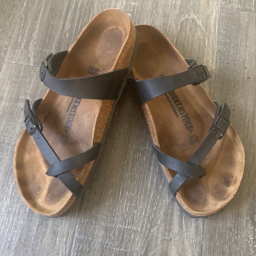 Birkenstock’s size 40 (9)